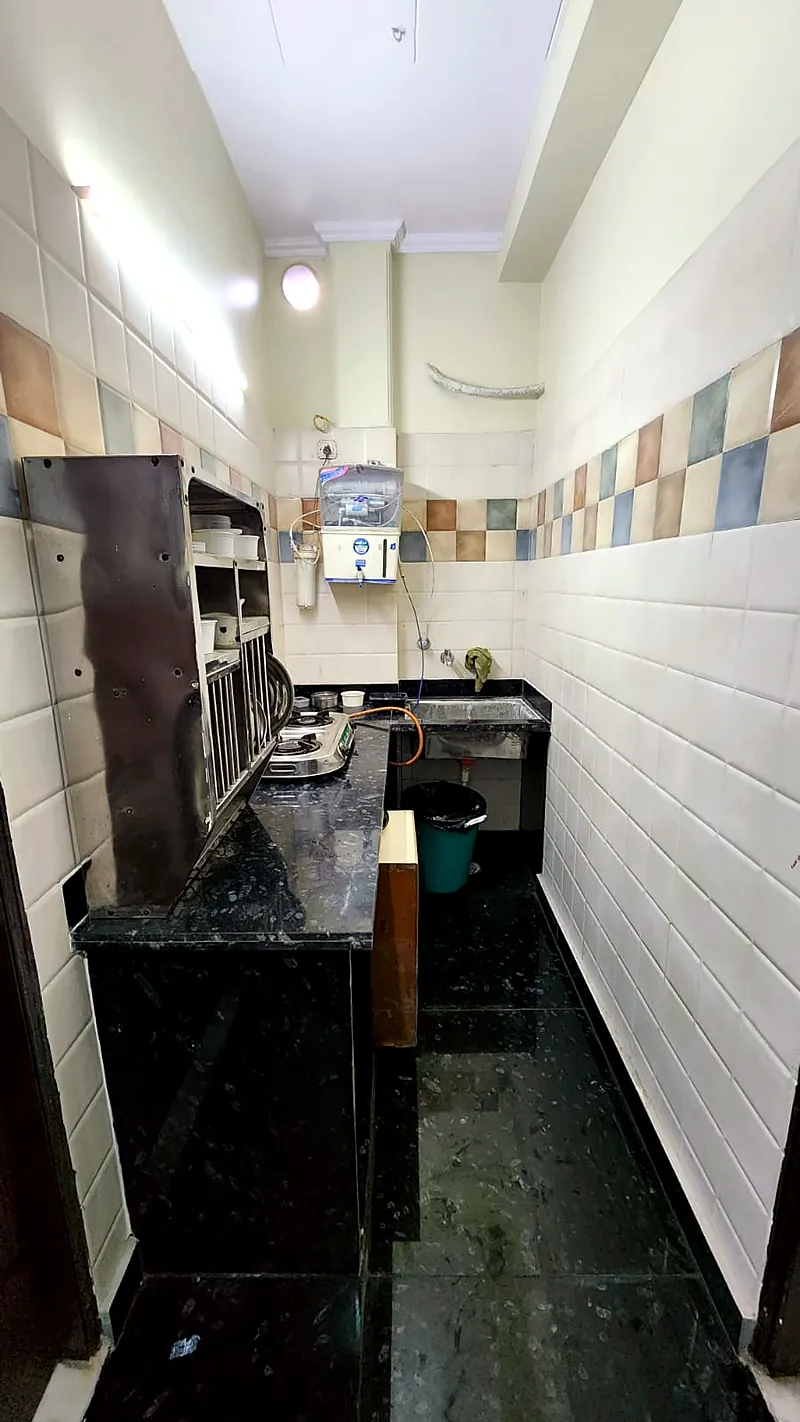 Kitchen counter at PG for Girls in Rohini