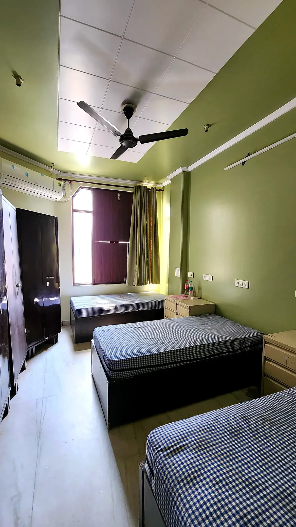 Twin room at PG for Girls in Rohini