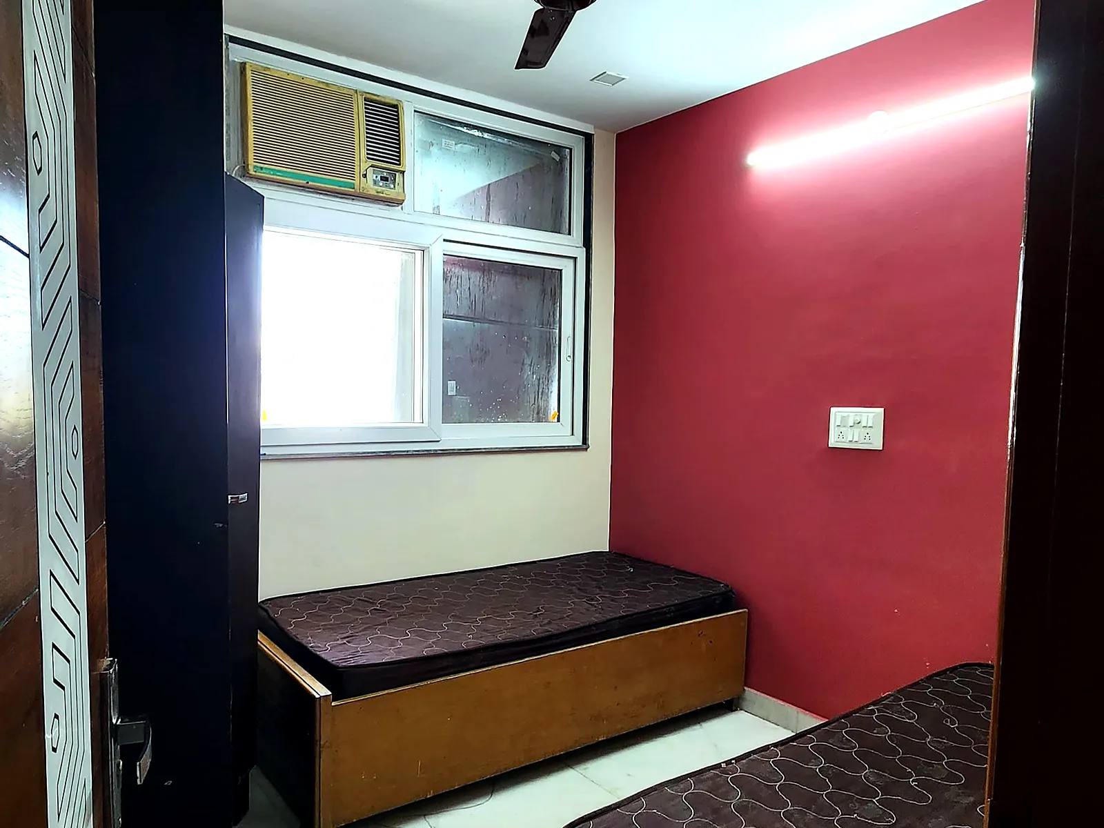 Single room with AC at PG for Girls in Rohini