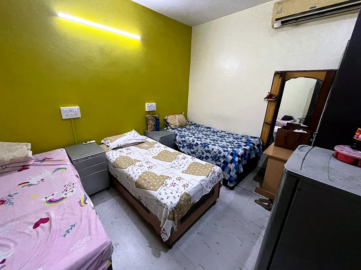 Double room, wide view at PG for Girls in Rohini